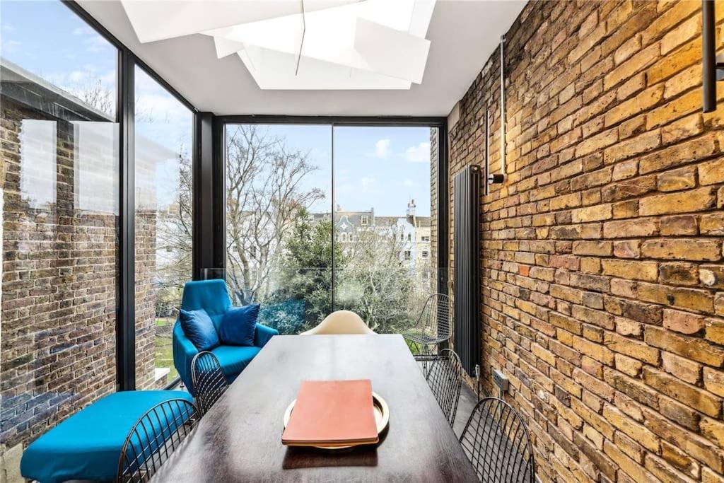Stunning Notting Hill, 3 Bd, Fine Street, Garden Appartement