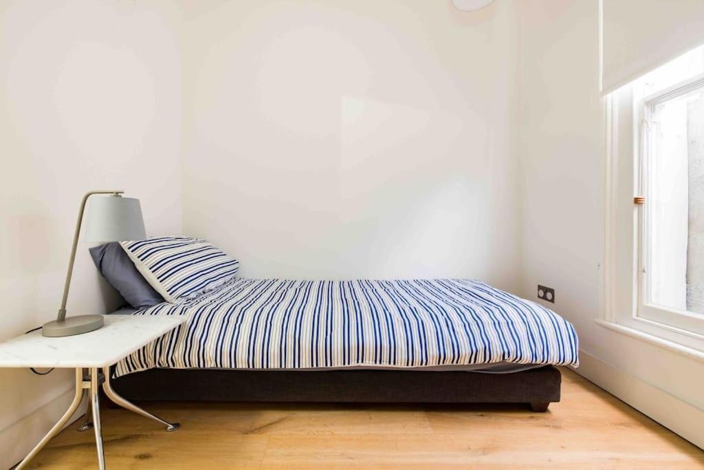 Stunning Notting Hill, 3 Bd, Fine Street, Garden Appartement