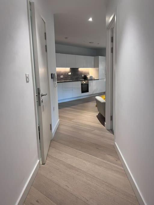 Lovely 2 Bed In Royal Wharf Appartement Londres