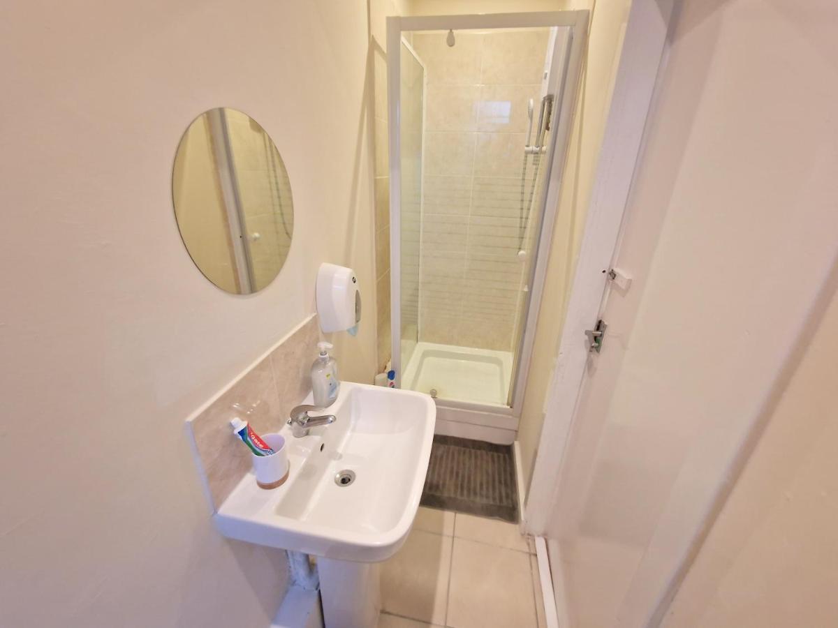 Super Studio With Two Bedrooms - Five Minutes From The Station! Appartement