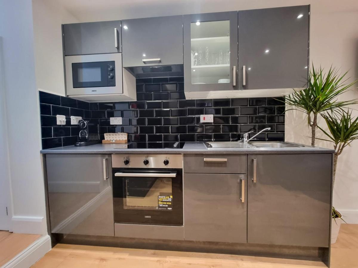 Designer Flat With Parking Near Peckham & Brixton *