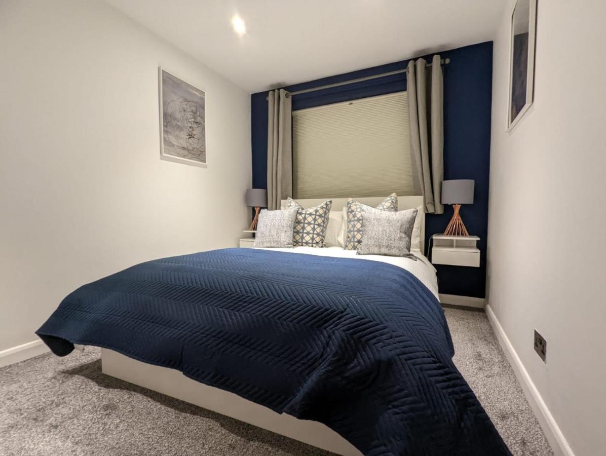 1 Bed Near Vibrant Bethnal Green Apartment *