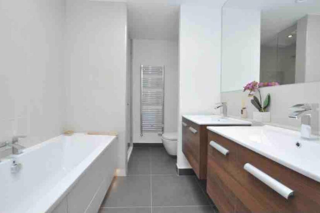 Luxury 4 Bed