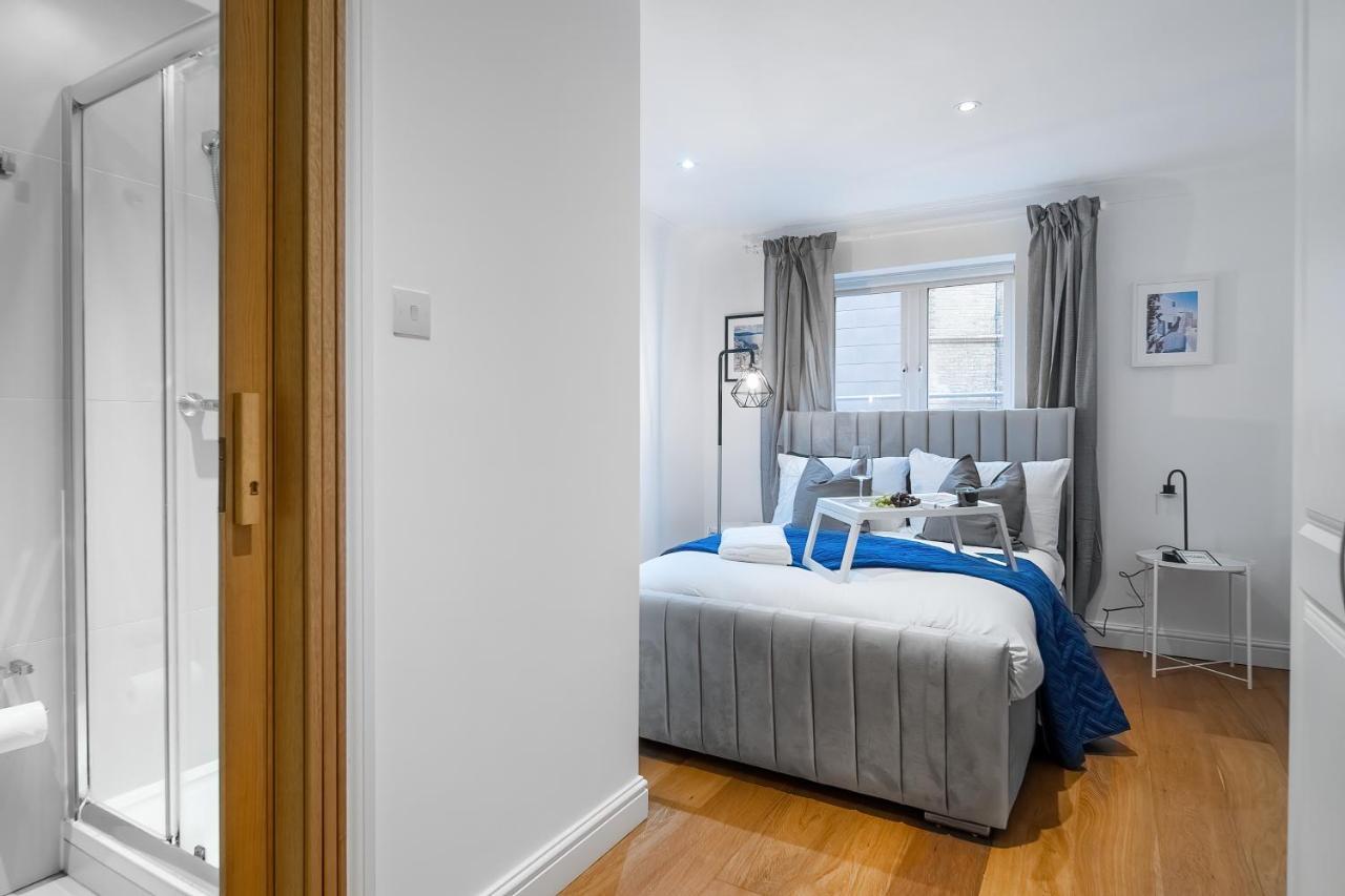 Chic 3 Bed Near Bridge With Balcony Appartement Londen
