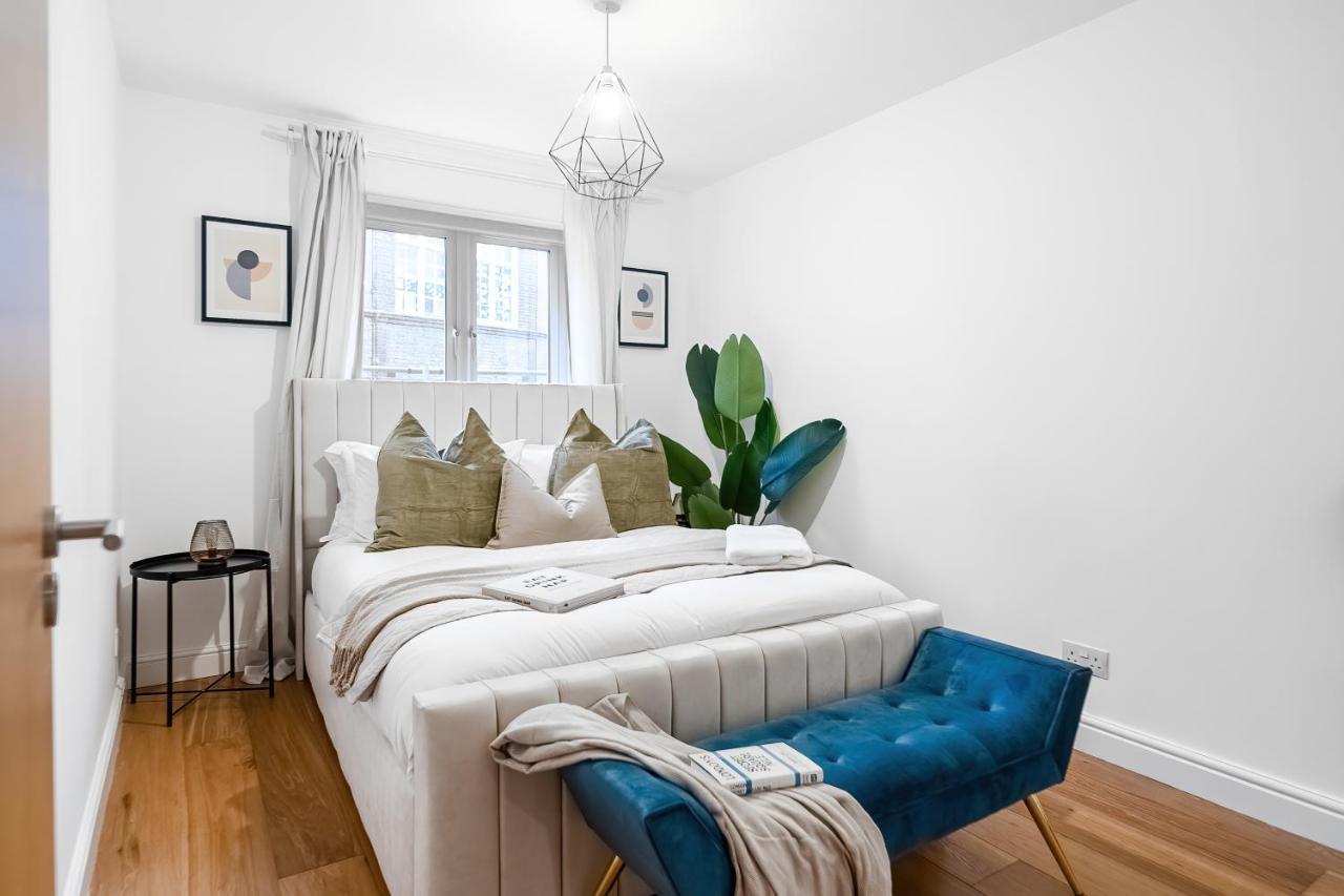 Chic 3 Bed Near Bridge With Balcony * Londen