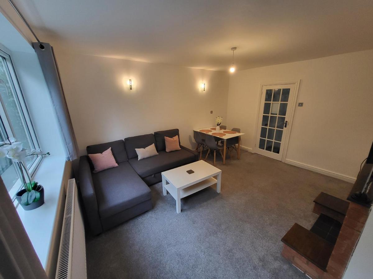 Apartment Modern 3 Bed Walking Distance To Wimbledon Tennis!