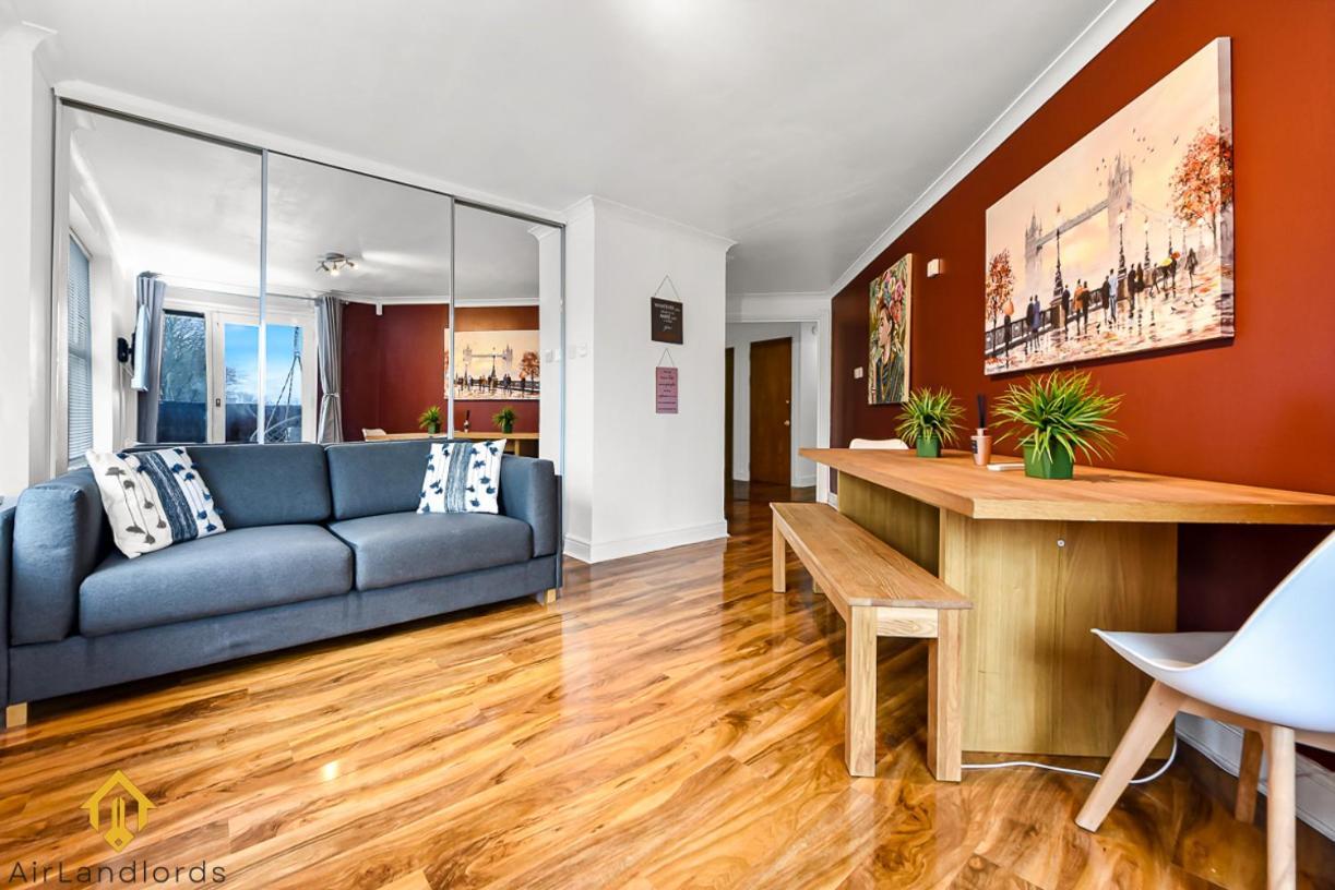 Apartment Charming River View 3 Bedroom In The Heart Of