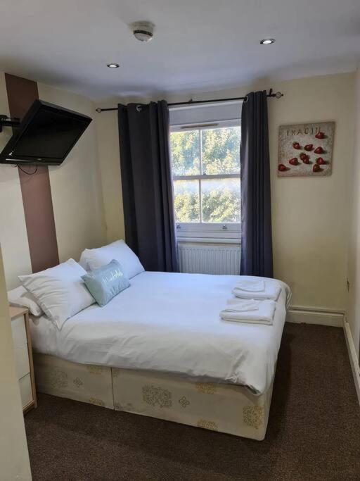 Apartment Lovely Bedroom London