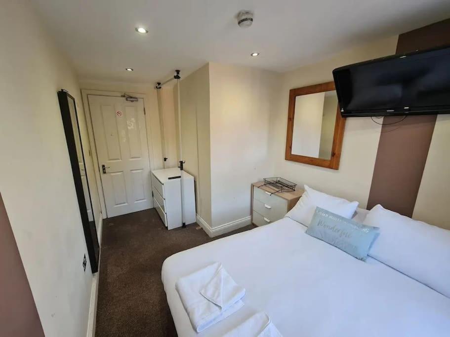 Lovely Bedroom London