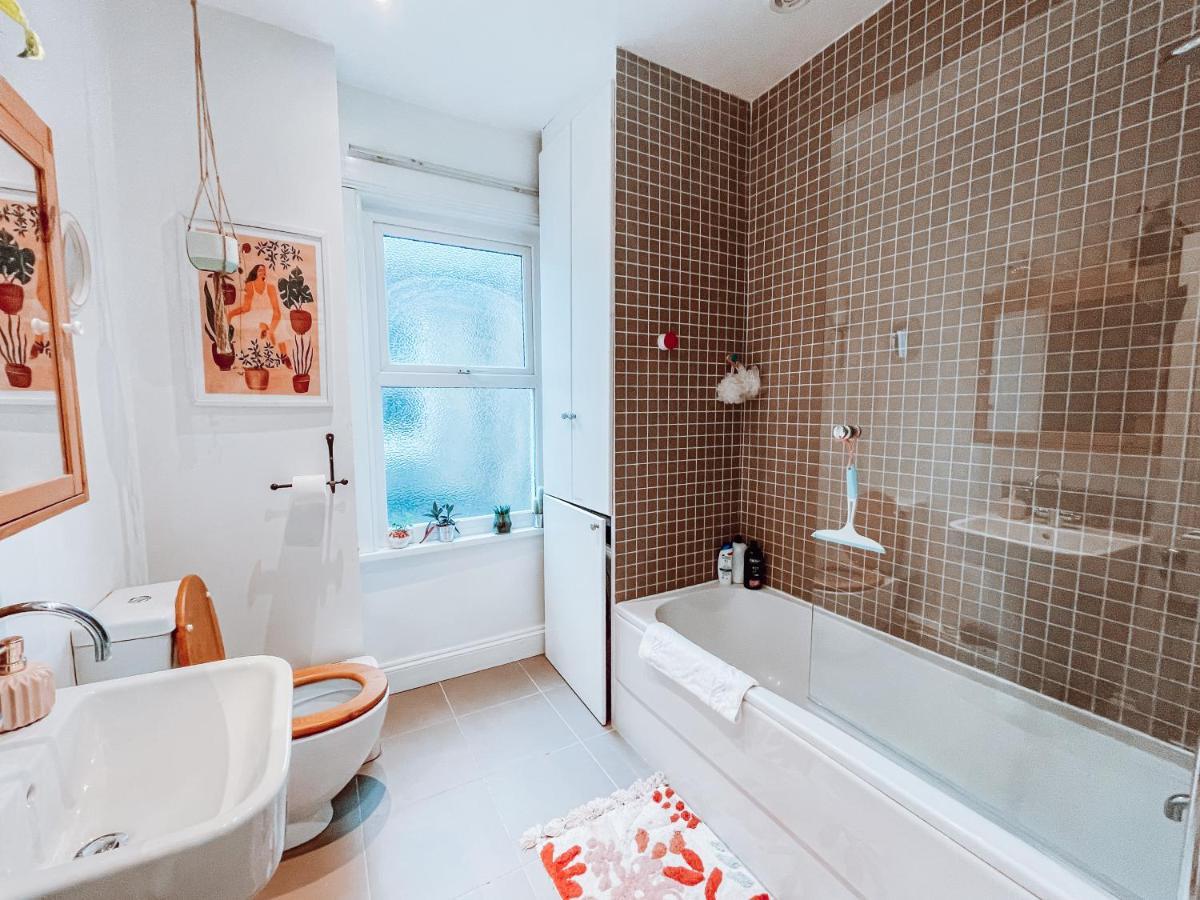 Apartment Gorgeous 3 Bed With Garden Office By Staybynumbers