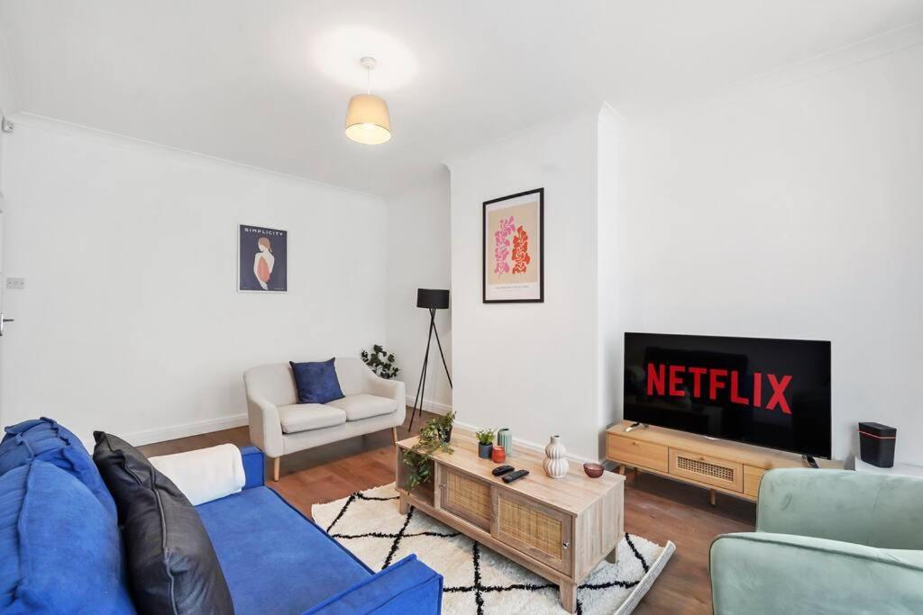 4 Bedroom House Free Off Street Parking Walking Distance To Kensal Rise Station *