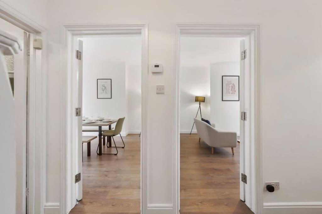 4 Bedroom House Free Off Street Parking Walking Distance To Kensal Rise Station Holiday home London