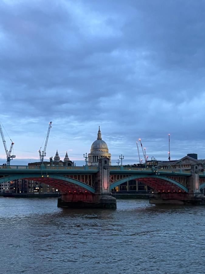 Apartamento Big Ben, 10 Mins To Bridge, 5 Min Croydon, 30 Min Airport *