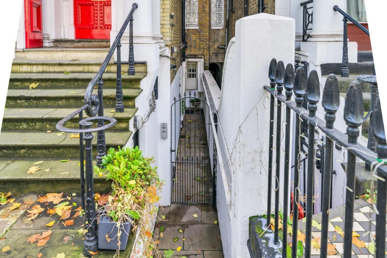 Alfred Hitchcock's Garden Flat * Londres