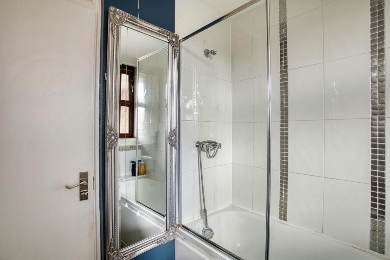 Specious 2 Bedroom Flat - Zone 1 * Londen
