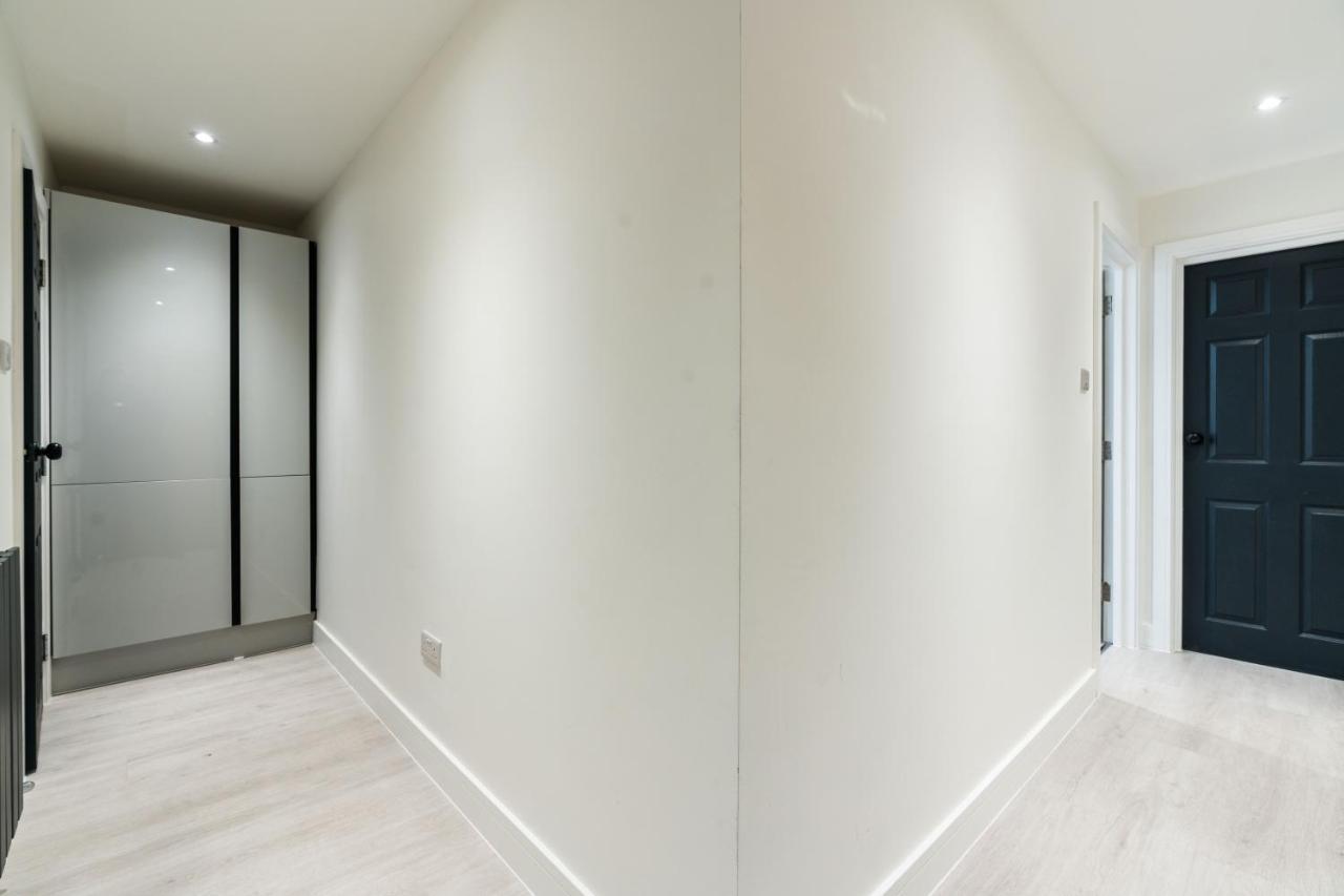 Appartement Spacious Modern 2 Bedroom Flat *