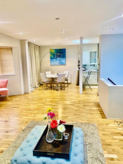 Сasa de vacaciones Modern Detached House