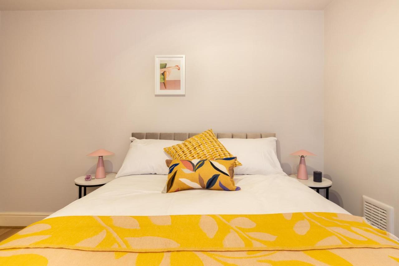 Apartment Mornington Crescent London