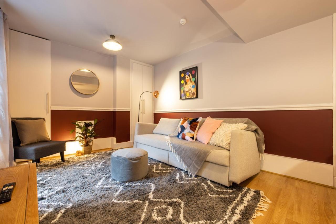 Apartment Mornington Crescent London
