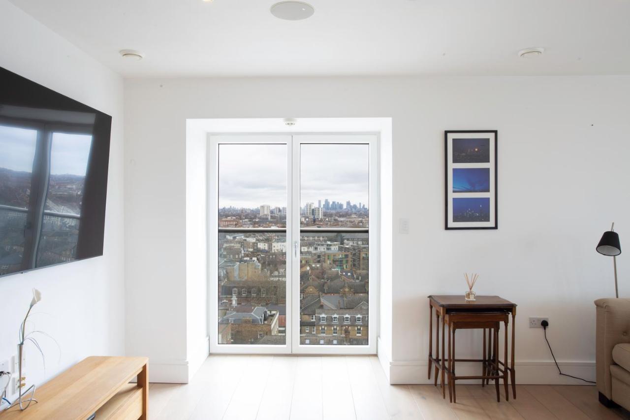 Appartement 2 Bed 2 Bath Penthouse With Amazing Views With Free Parking Londen