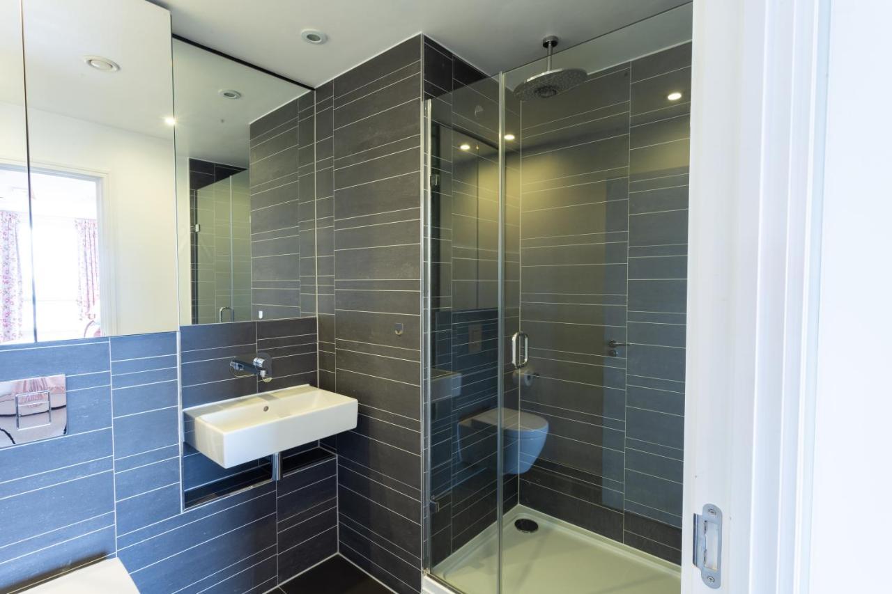 2 Bed 2 Bath Penthouse With Amazing Views With Free Parking Appartement *