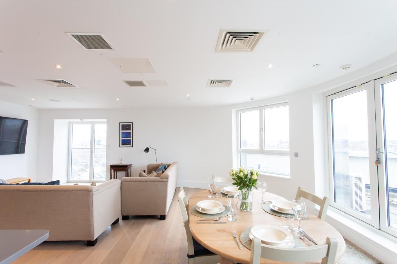 2 Bed 2 Bath Penthouse With Amazing Views With Free Parking Appartement Londen