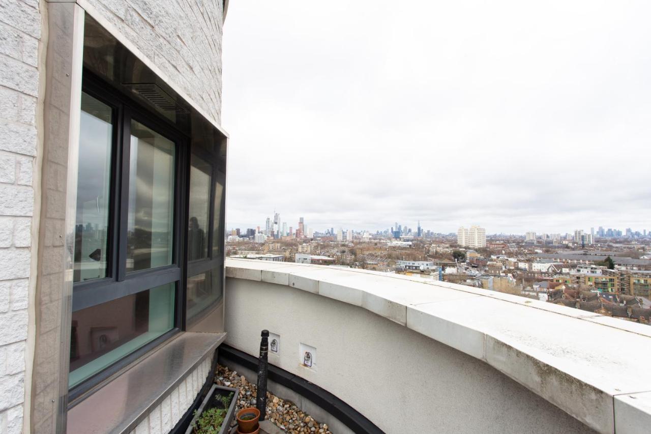 2 Bed 2 Bath Penthouse With Amazing Views With Free Parking Appartement *