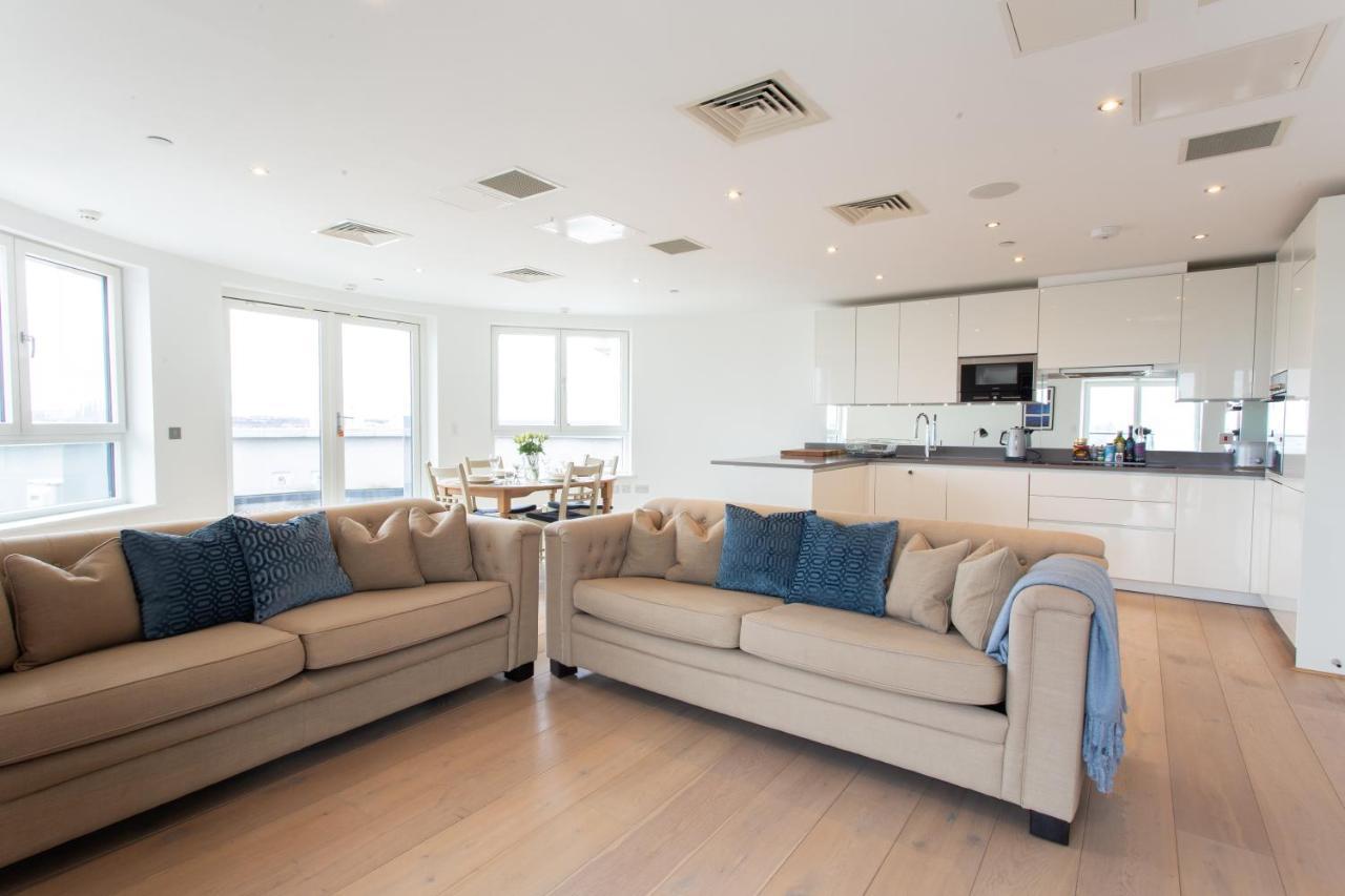 Appartement 2 Bed 2 Bath Penthouse With Amazing Views With Free Parking Londen