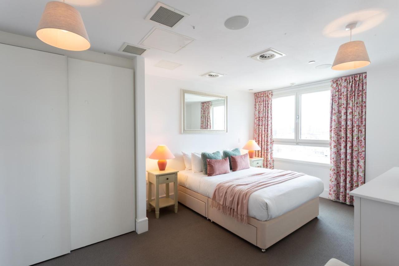 2 Bed 2 Bath Penthouse With Amazing Views With Free Parking Londen
