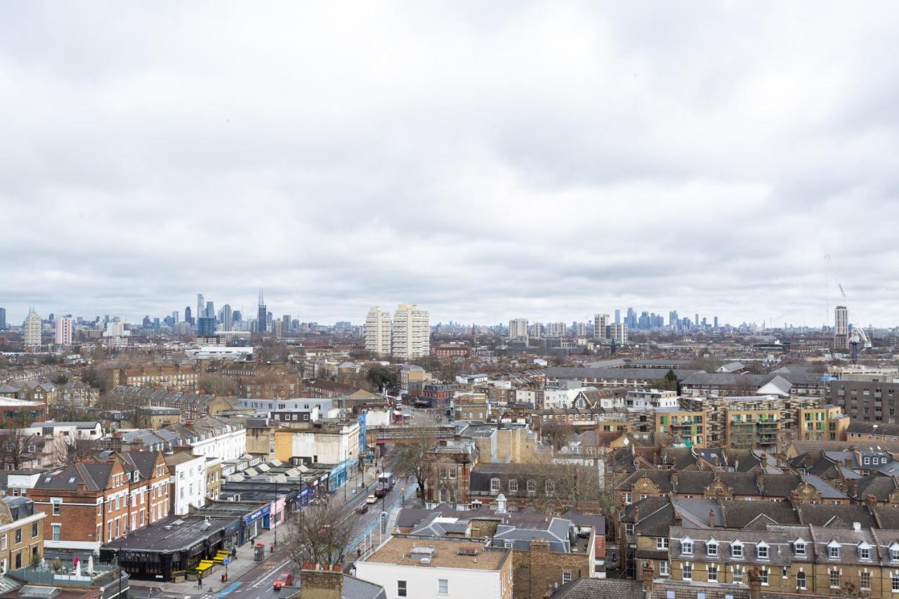 2 Bed 2 Bath Penthouse With Amazing Views With Free Parking * Londen