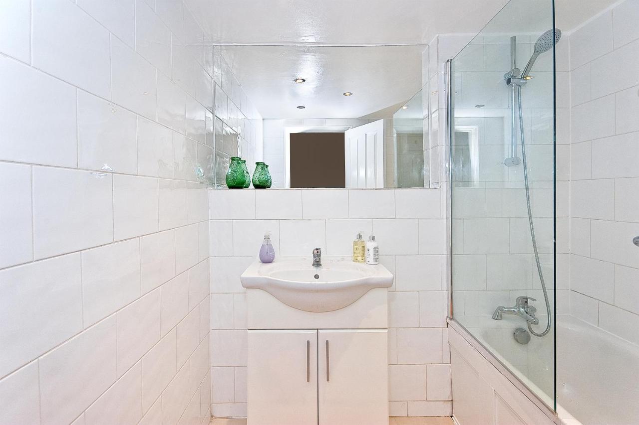 2-bedroom In Baker Street * Londen