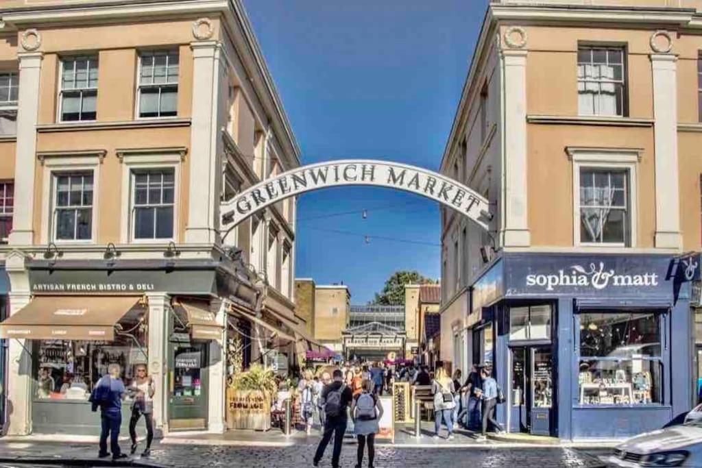 Greenwich Luxury View Apartment