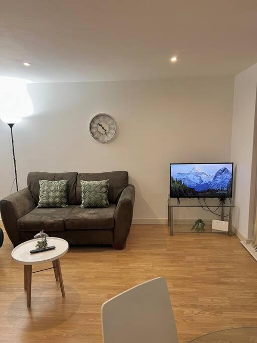 New Build 2 Bedroom With 2 Bath, * Londres