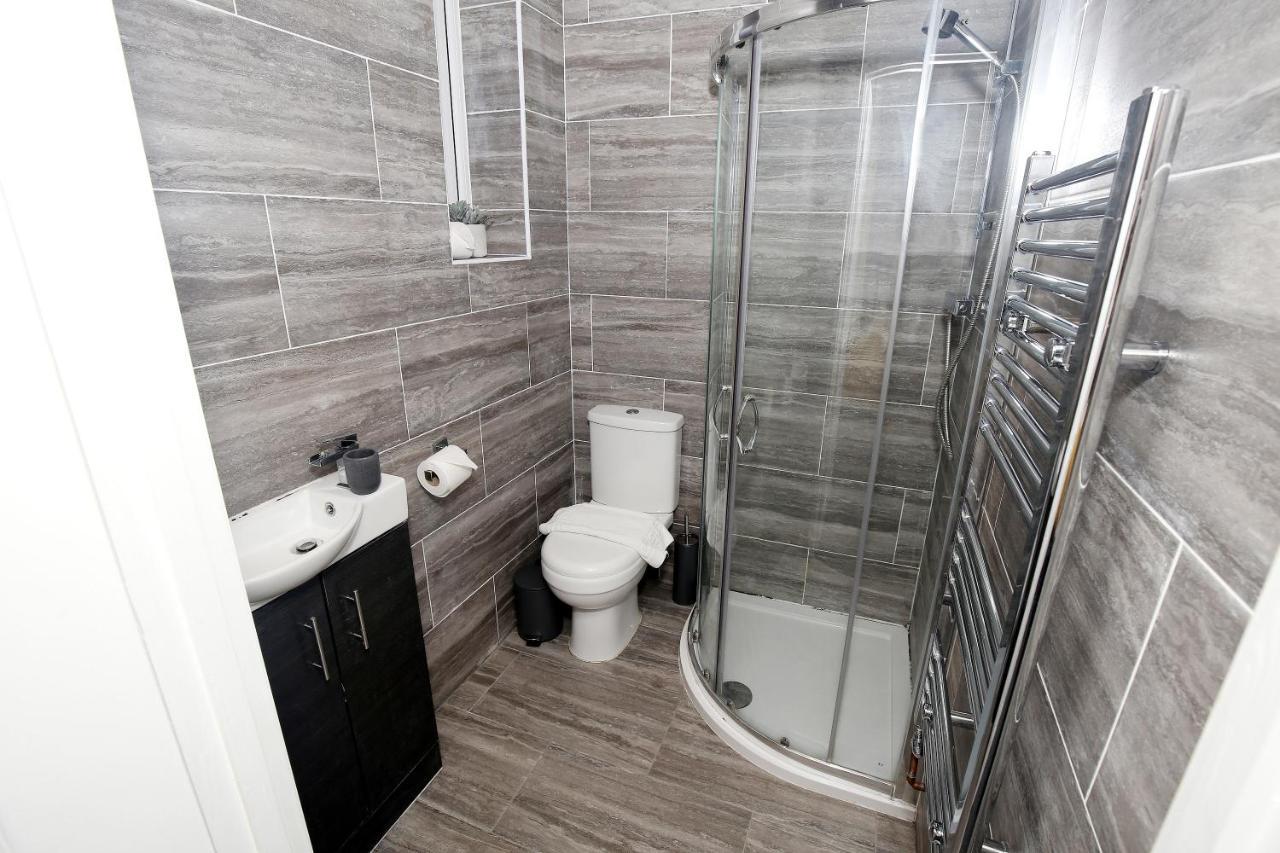 Apartment Family-friendly 3-bed House With Parking Near O2