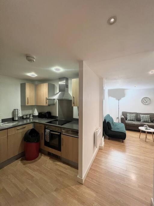 New Build 2 Bedroom With 2 Bath, Londres