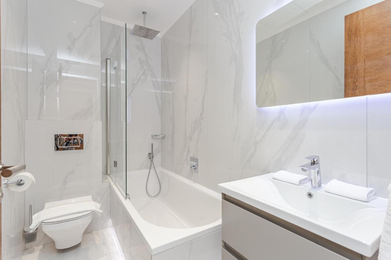 Luxlet - Heart Of Hampstead, *