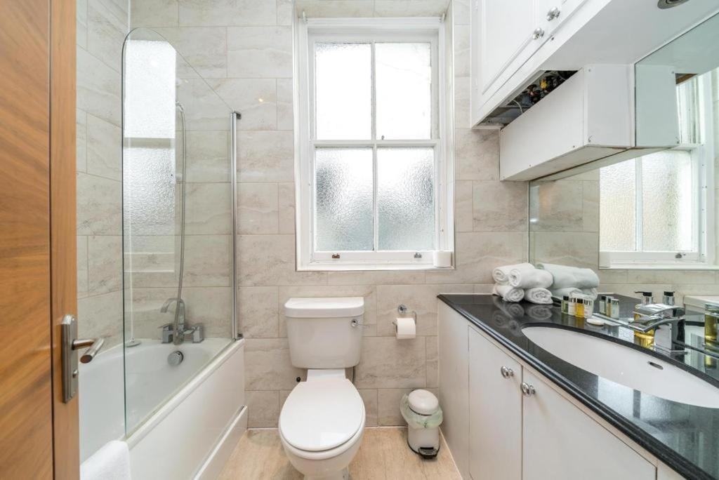 Apartamento Kensington High Street Flat 2 Bedroom *