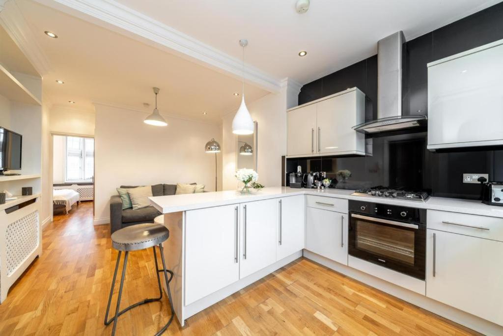 Apartamento Kensington High Street Flat 2 Bedroom Londres