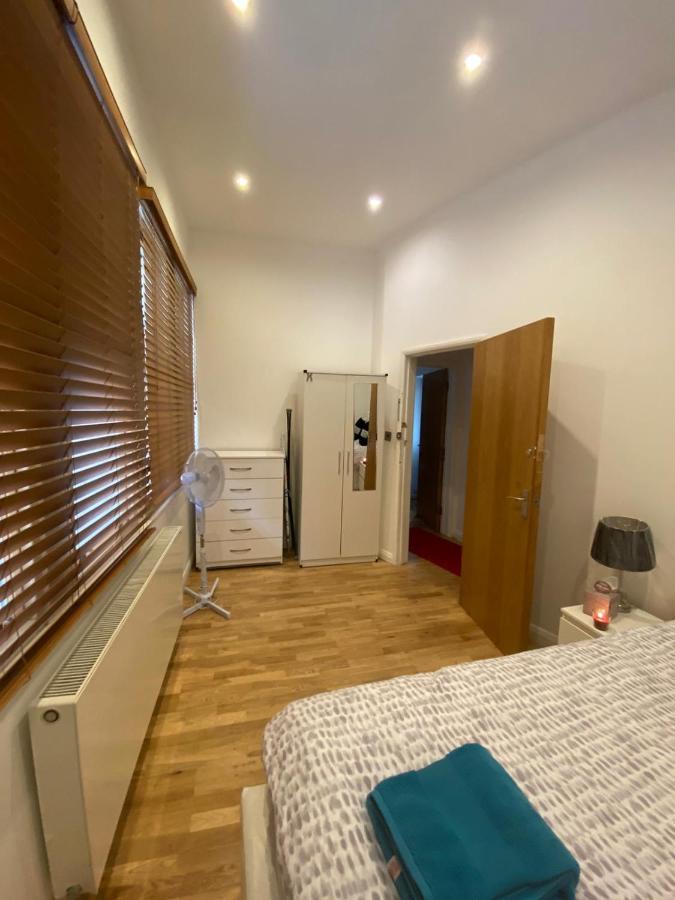 005- Frampton St 2 Bedrooms * London
