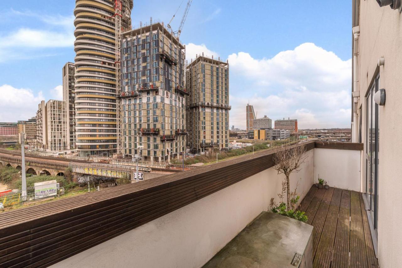Apartment Kensington Luxury Retreat: Spacious 2-bedroom With Prime Location London