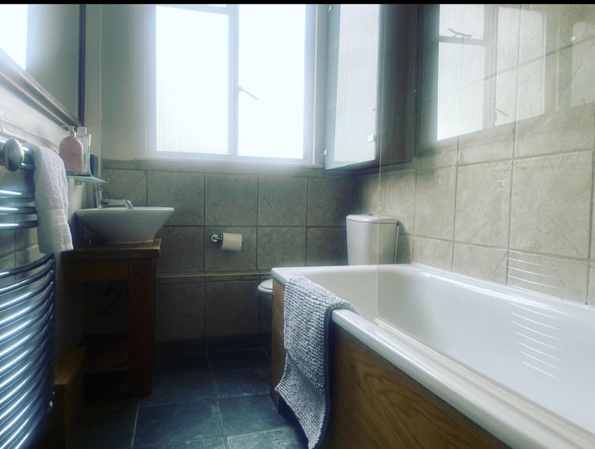 Apartment Luxury 1-bed With Stunning Views Perfect For Short In