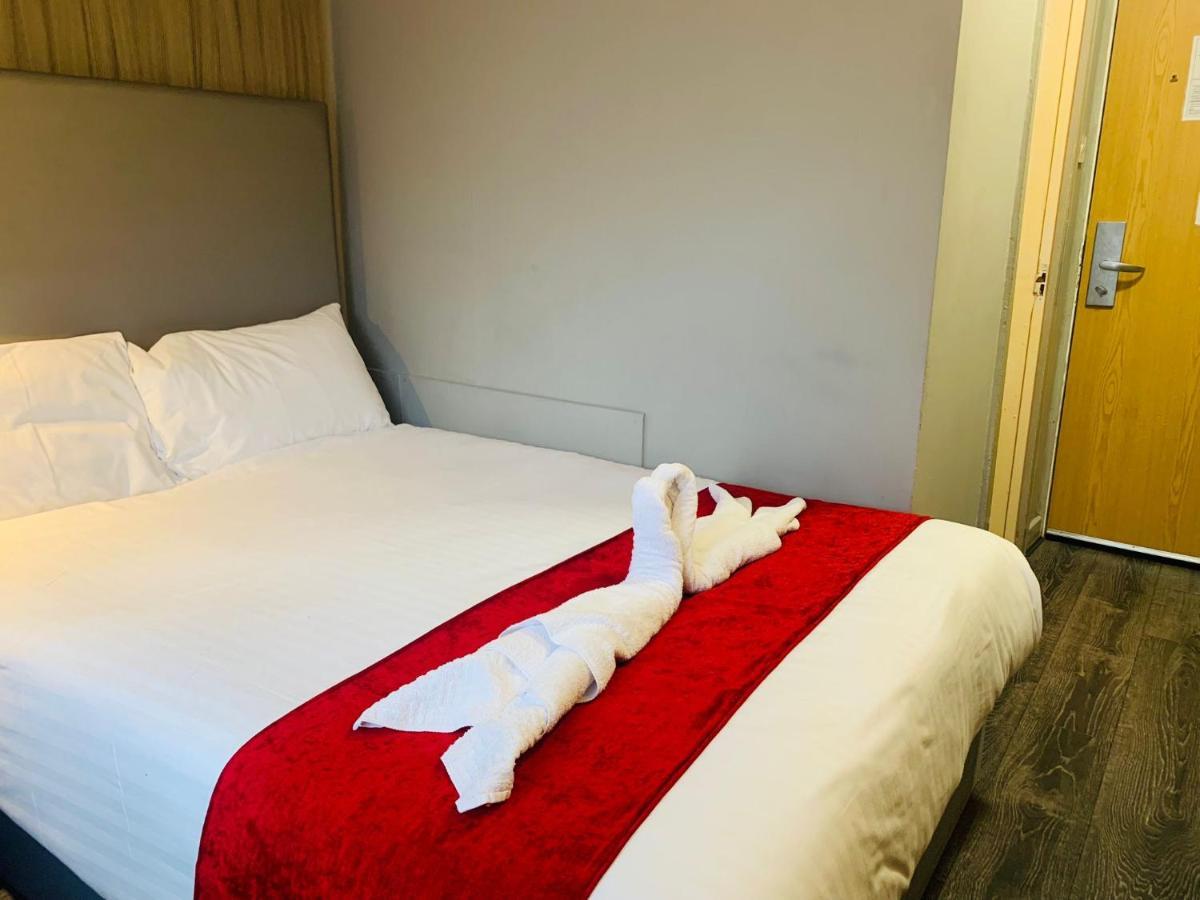 Lily Hotel