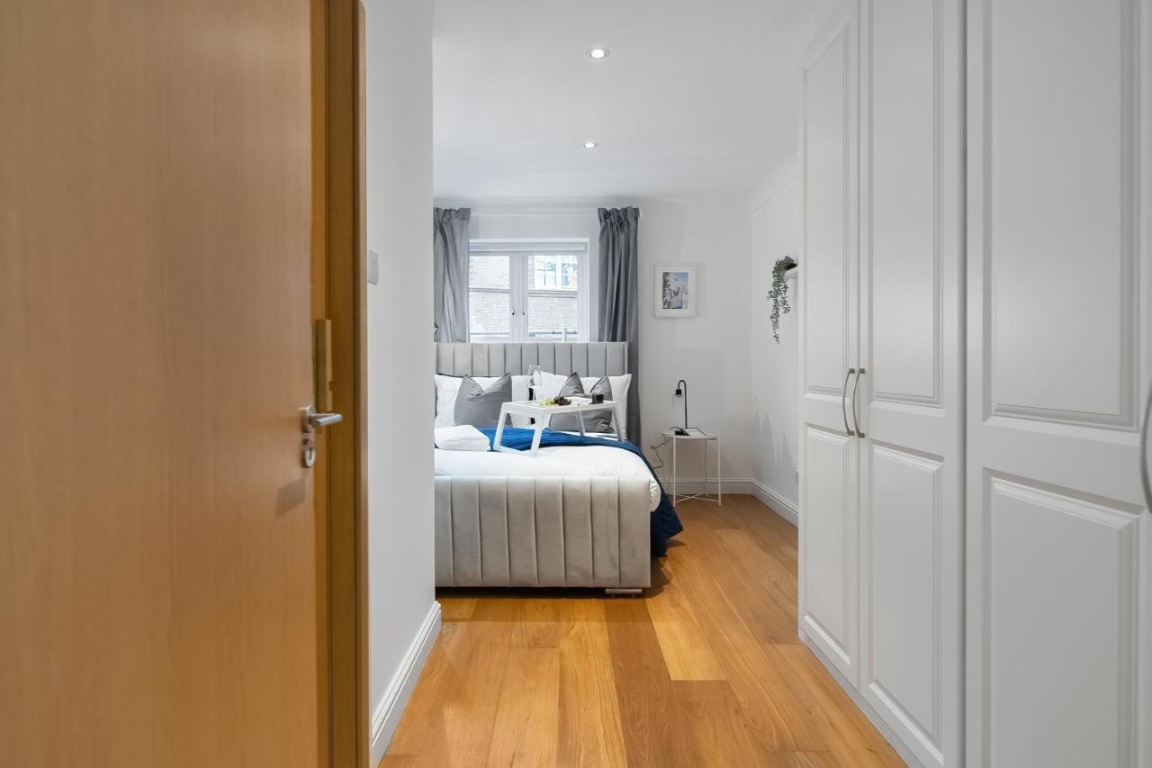 Chic 3 Bed Near Bridge With Balcony Appartement *