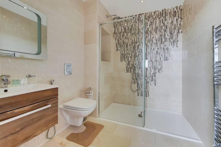 The Gloucester Residences Apartment London