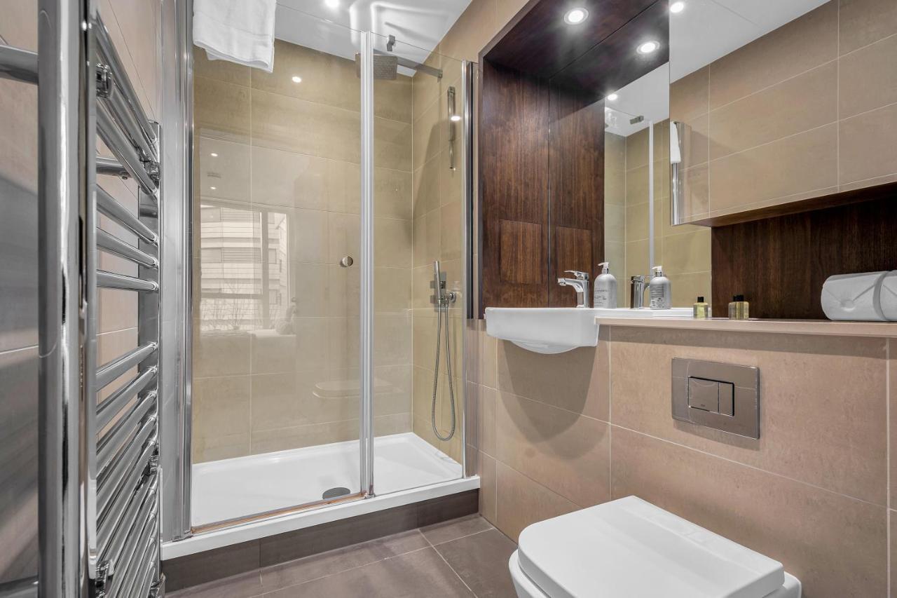 Modern 01 & 02 Bed In Canary Wharf Londres