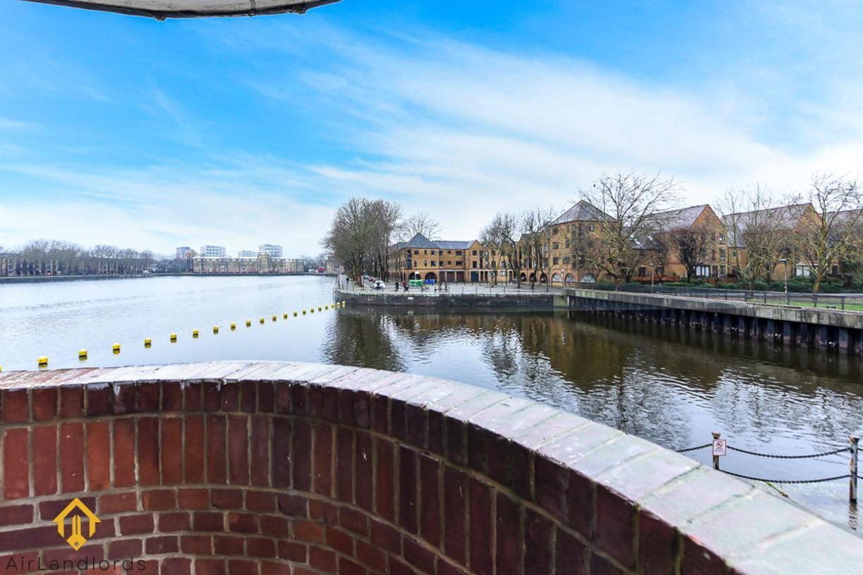 Charming River View 3 Bedroom In The Heart Of Apartment *