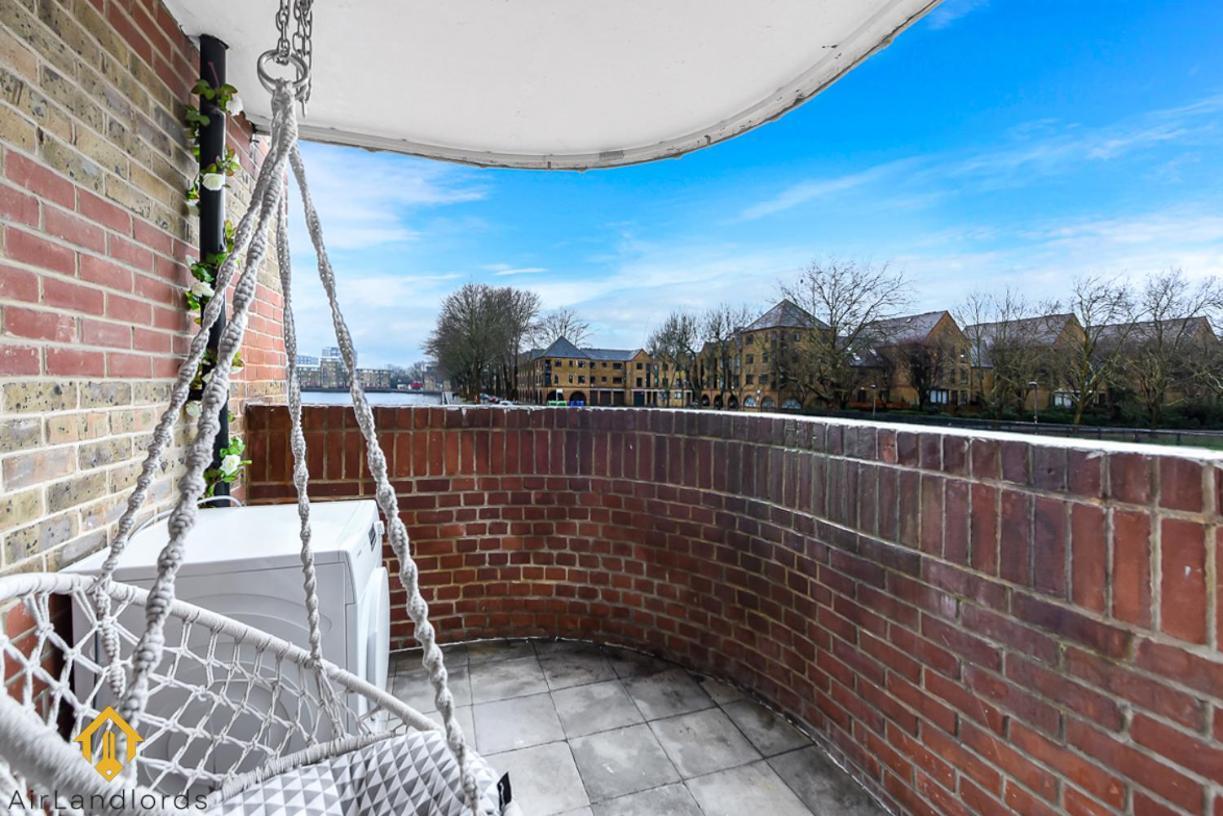 Charming River View 3 Bedroom In The Heart Of Apartment
