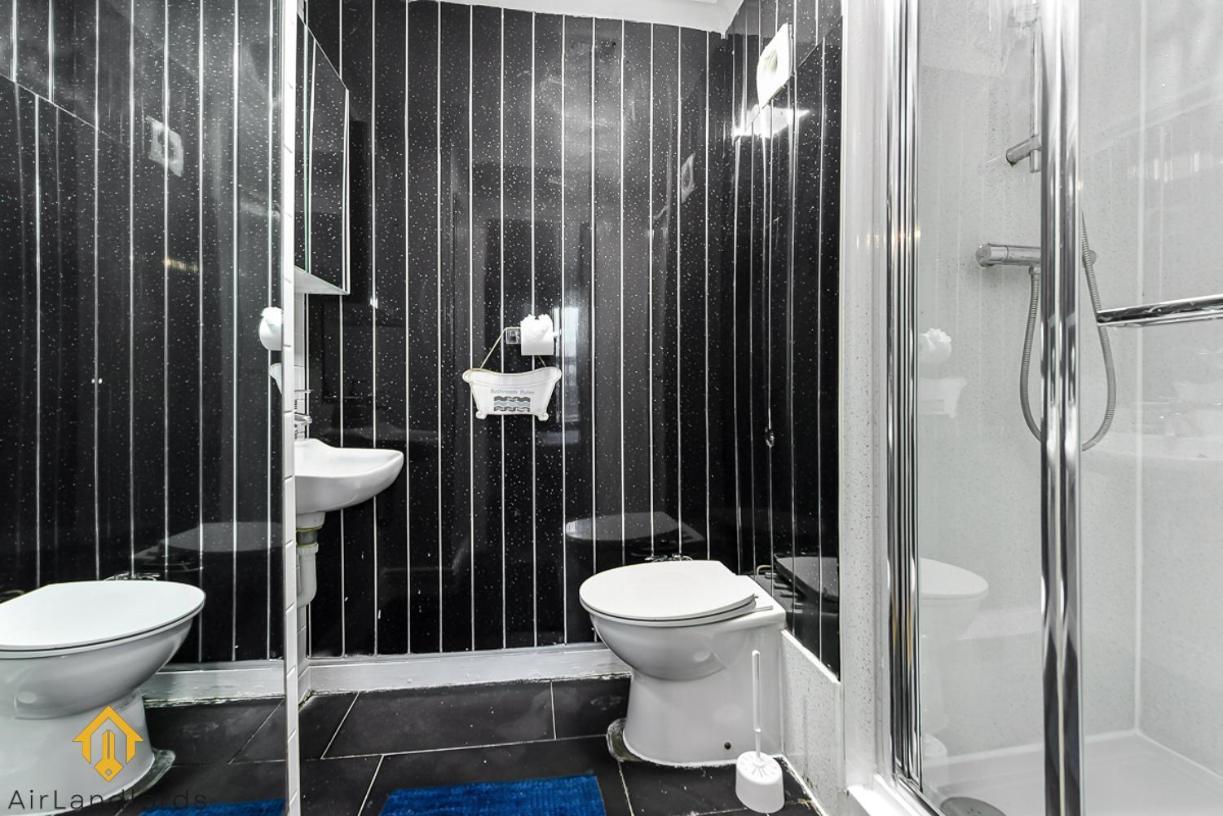 Charming River View 3 Bedroom In The Heart Of London