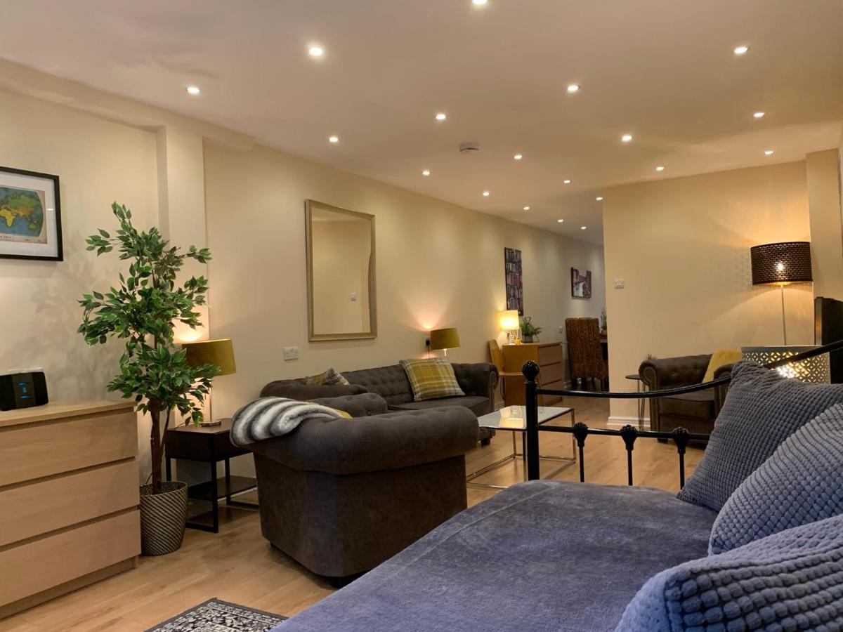 Casa de férias Notting Hill 3br Townhouse With Ensuite Bathrooms - Ideal For Families Londres