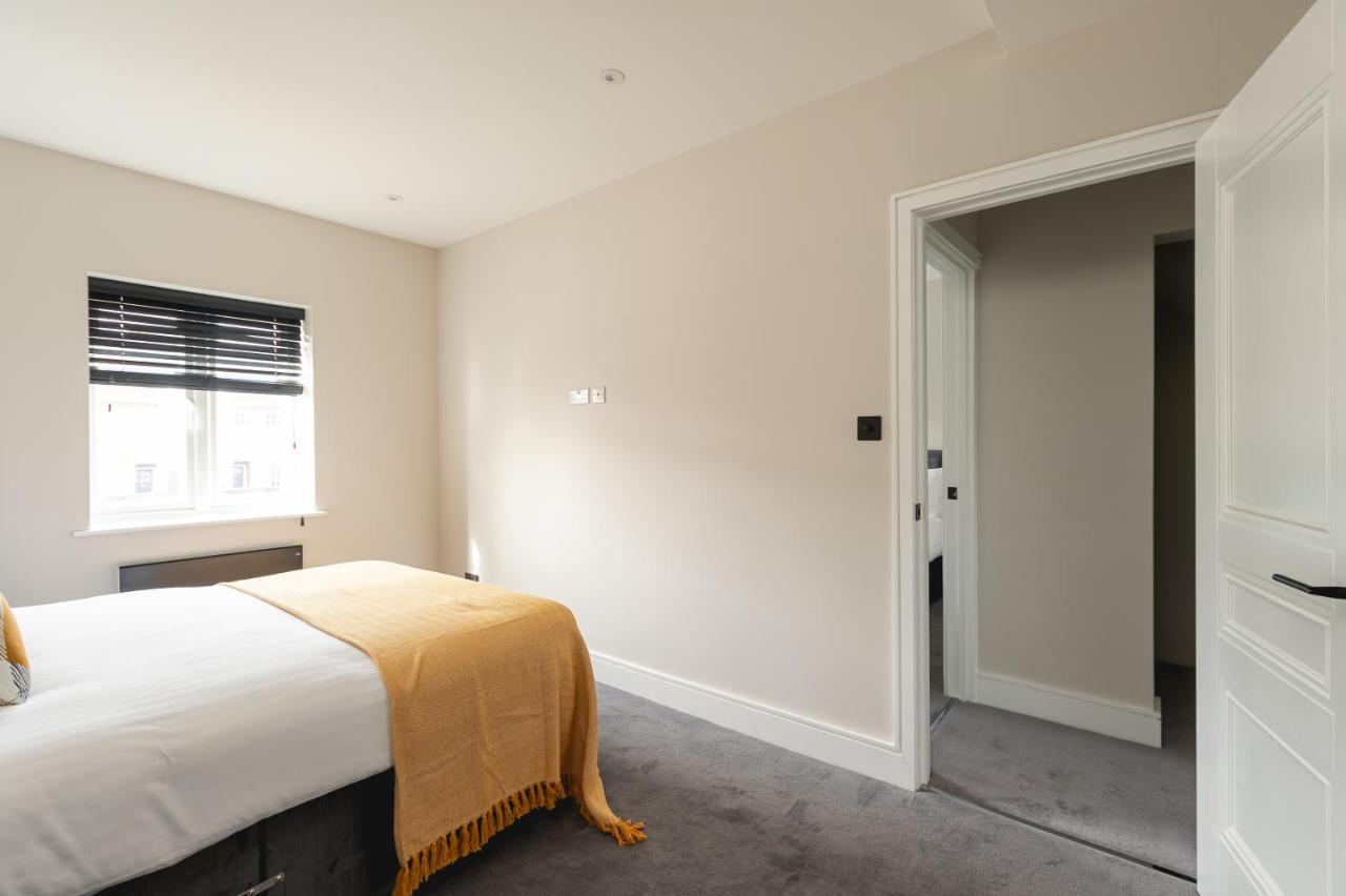 Appartement Skyvillion - Cozy Large 4 & 1 Bed In Enfield, Mins To Tube Station, Free Wi-fi *